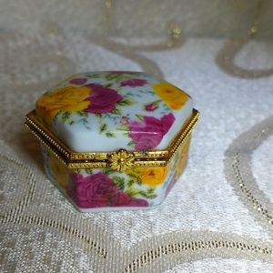 Porcelain Trinket Box Hinged With Gold Trim And Flowers Square
